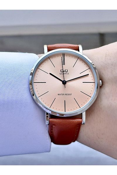 Q&Q Men's Leather Cord Wristwatch