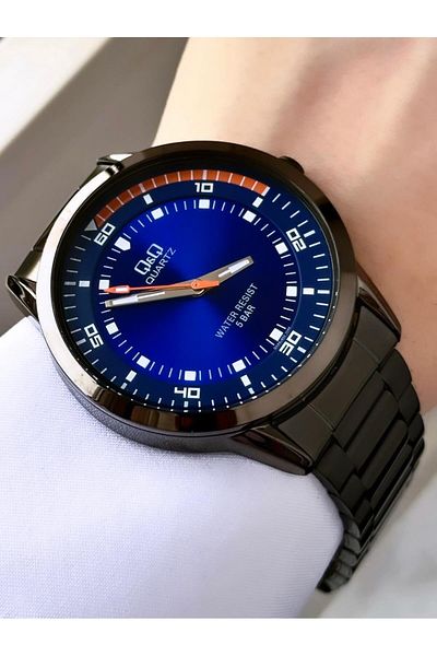 Q&Q Men's Metal Band Wristwatch