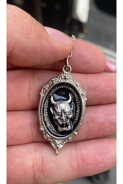 Köstebek Gothic Necklace - Framed and Skull Skeleton Design