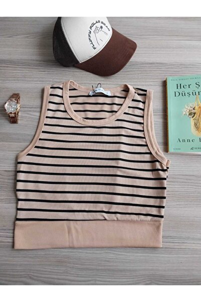 no 39 company Najbolji model Skraćeni kroj T-shirt za 2024.