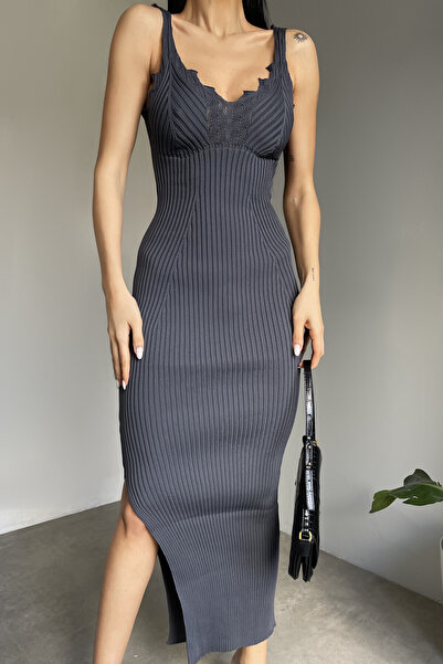 Paraf style Rochie lungă din tricot, antracit, cu bretele și șliț