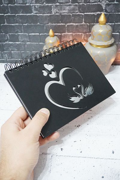 markcat Caiet A5 Swan Love Design din lemn negru - Agenda nedatată - Planificator săptămânal