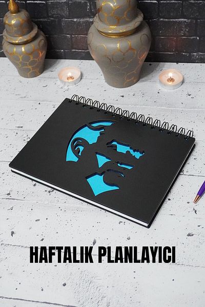 markcat Caiet de planuri din lemn Mustafa Kemal Atatürk - Agenda - Planificator săptămânal (CULOARE LEMN NEGRU) A5