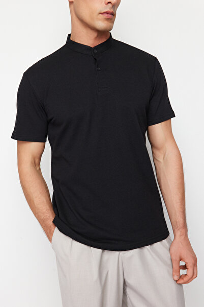 Trendyol Collection Černé tričko s knoflíkem na límečku s převládající strukturou/normálním střihem TMNSS24PO00018