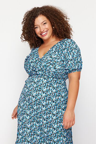 Trendyol Curve Velké vícebarevné dvouřadé midi šaty s květinovým potiskem - Tbbss24Ah00148