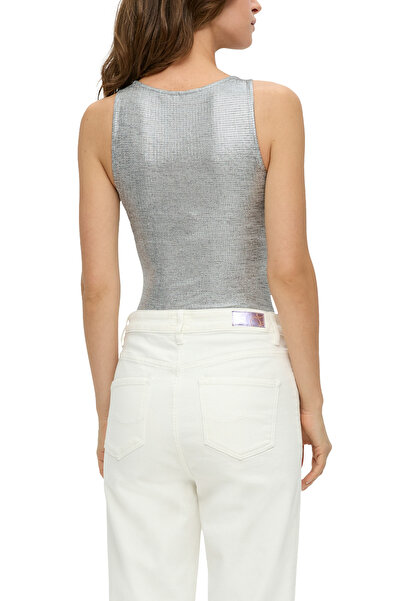 QS by s.Oliver Fémes megjelenésű test