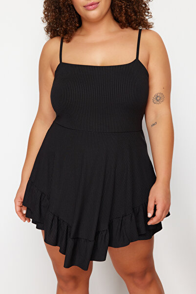 Trendyol Curve Černá Strappy Flounced Straight Mini pletená kombinéza s šortkami TBBSS24BG00000
