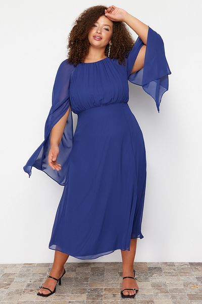 Trendyol Curve Φόρεμα σιφόν Plus Size - Saks Cape μανίκια, Maxi μήκος, με επένδυση TBBSS24AH00179