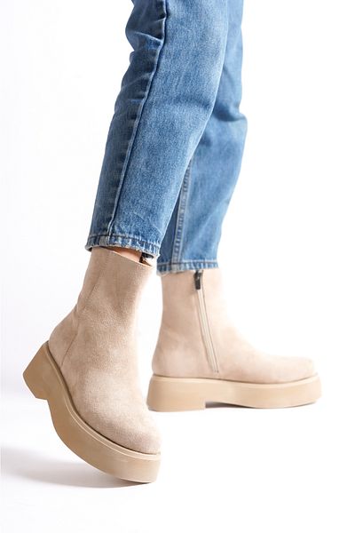 Capone Outfitters Round Toe, Side Zipper, Trak Sole Women's Boots