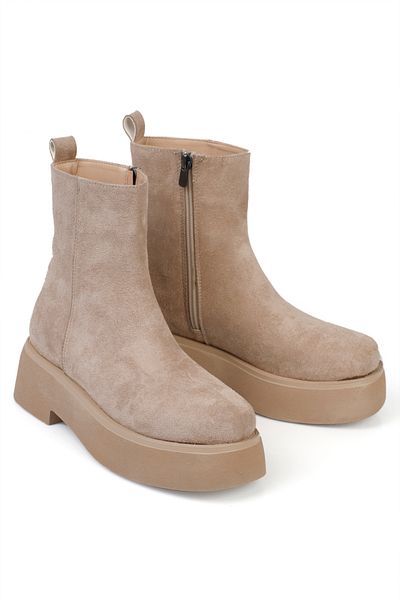 Capone Outfitters Round Toe, Side Zipper, Trak Sole Women's Boots