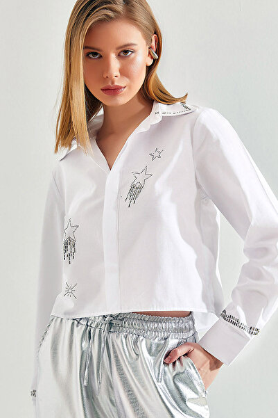 MissKybele Göğüs Kol ve Yakası Taş İşlemeli Uzun Manşetsiz Kol Düğme Kapamalı Rahat Kesim Tarz Kısa Crop Gömlek