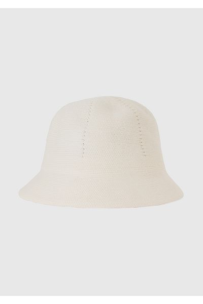 United Colors of Benetton Girl's Cream Solid Color Knitted Bell Hat