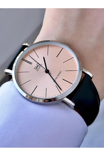 Q&Q Men's Leather Cord Wristwatch