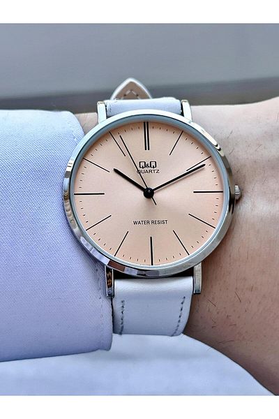 Q&Q Men's Leather Cord Wristwatch