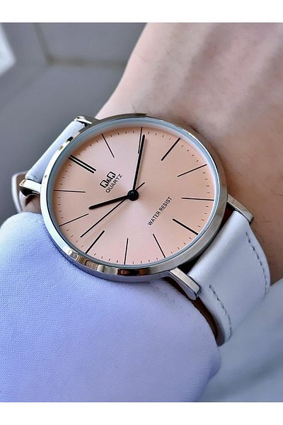 Q&Q Men's Leather Cord Wristwatch