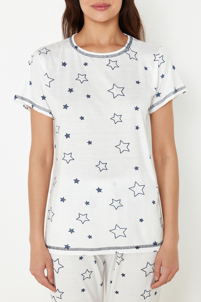 Trendyol Collection Sada pleteného pyžama se vzorem bílé hvězdy THMSS24PT00371