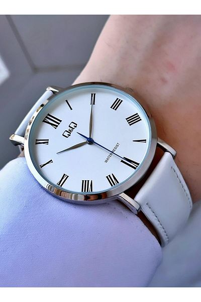 Q&Q Men's Leather Cord Wristwatch