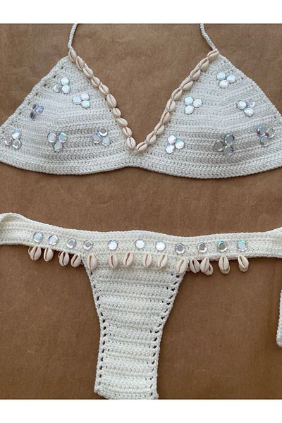 scyllastore Hannah Special Design Shiny Stone and Sea Shell Accessories Special Design Ecru Bikini Set
