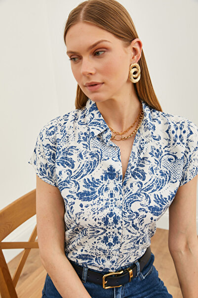 Olalook Kadın Ekru Lacivert Dokuma Viskon Desenli Yarasa Gömlek GML-19000859