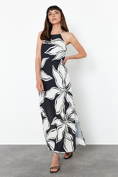 Trendyol Collection Schwarzes, einfarbiges, ärmelloses, mit Maxi gefüttertes Satin-Webkleid mit Batikmuster TWOSS23EL02238