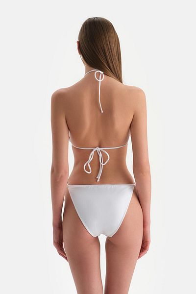 Dagi Kleines Bikinioberteil – Weißes Dreieck-Design