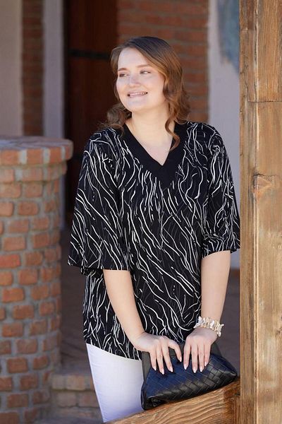 wearon tekstil Plus Size Women's Blouse - V-Neck, Flounced Sleeve