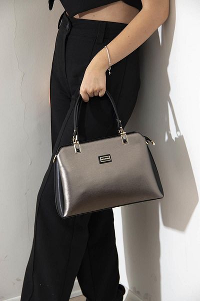 Silver Polo حقيبة يد نسائية فضية وبولو بلاتينيوم - سوداء Sp972