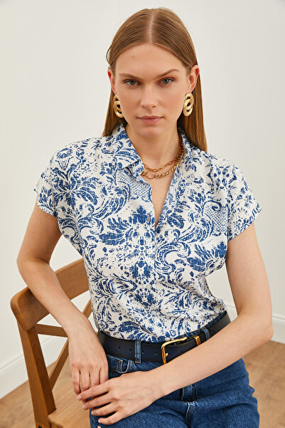 Olalook Kadın Ekru Lacivert Dokuma Viskon Desenli Yarasa Gömlek GML-19000859