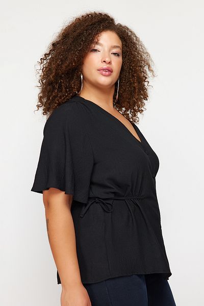 Trendyol Curve Schwarze gewebte Bluse zum Binden mit V-Ausschnitt TBBSS22BZ0753