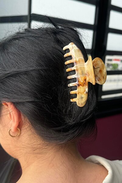 TAKIŞTIR Cream Colored Bone and Latch Buckle