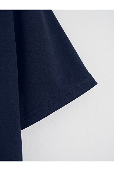 Ginevra Жіночий оверсайз футболка з велосипедним коміром і принтом динозавра