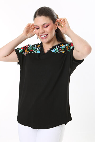 Şans Women's Plus Size Black Embroidery Detailed Collar and Sleeve Kopenaki Lace V-Neck Blouse 65N37676