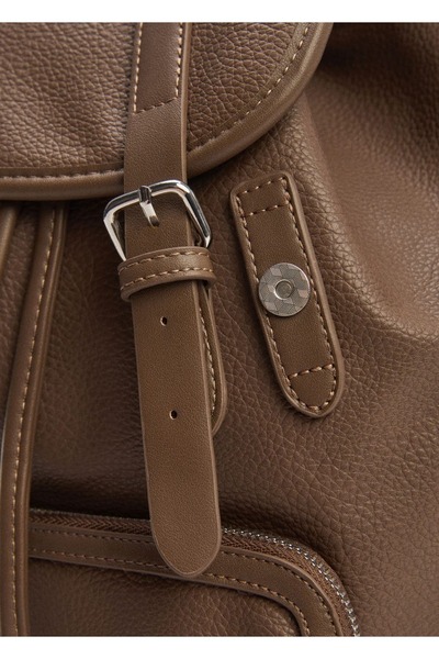 MANGO Man Kompakt Deri Efektli Sırt Çantası