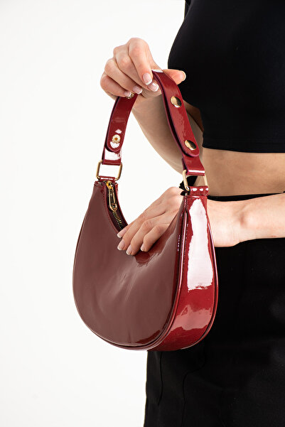 Reddington Geantă de umăr din piele lacuită Baguette strălucitoare pentru femei