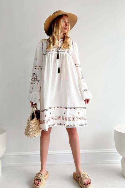 pearpio Kadın Etnik Desen Püsküllü Beyaz Keten Elbise