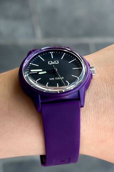 Q&Q Unisex Purple Color Silicone Cord Wristwatch