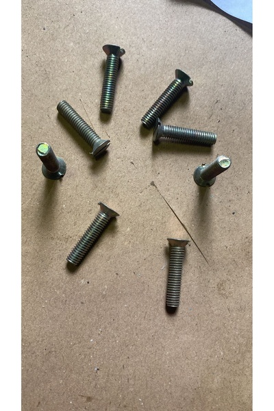 MAİS RENAULT 12 TOROS KAPI KİLİT KARŞILIĞI CİVATASI VİDASI 8 ADET TAKIM