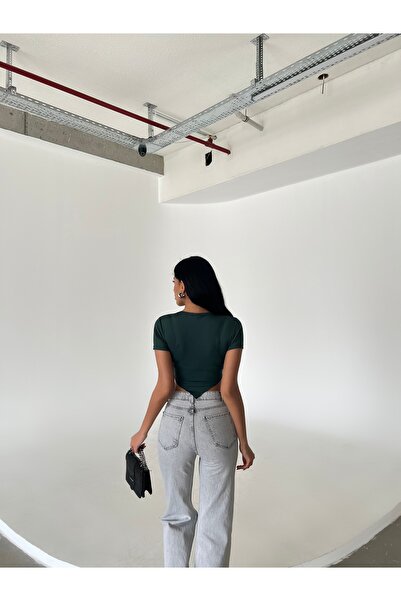 Friday Mood Γυναικεία τριγωνική μπλούζα με γραβάτα