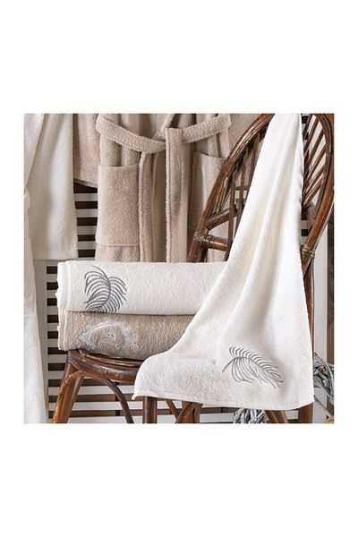 Royal Nazik White Embroidered Bathrobe Set