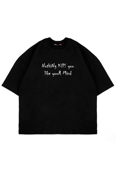Sekizbiraltı Unisex Oversize Μαύρο T-Shirt - Τυπωμένο 'Nothing Kills You'