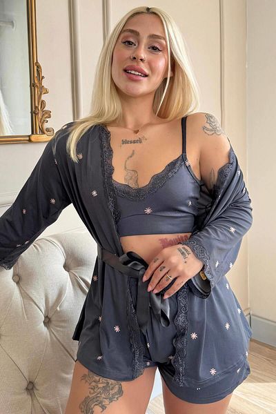 Pijamaevi Geräuchertes, sonnenbestrahltes Damen-Pyjama-Set aus kurzem Morgenmantel und Shorts aus Bambus mit Muster