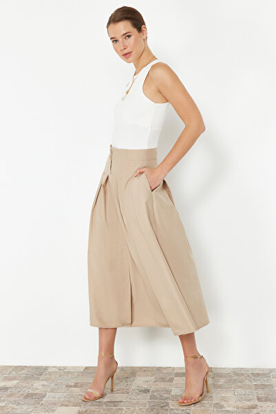Trendyol Collection Béžová skládaná detailní přední knoflíková midi tkaná sukně TWOSS24ET00169