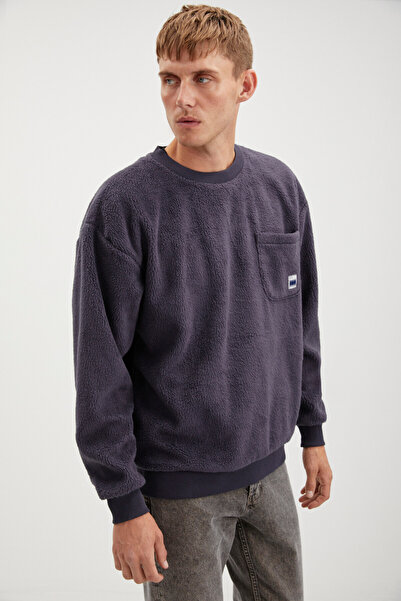 GRIMELANGE Pánská fleecová mikina Thompson s hustou texturou v tmavě modré barvě s kapsami a ozdobnými štítky