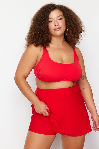 Trendyol Curve Mini-Bikinihose in Übergröße mit roten Shorts und Röcken TBBSS23CR00015