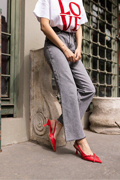 ANGELİNA JONES ALİSSİ KADİN KIRMIZI TOKA DETAY MİU TARZİ TOPUKLU AYAKKABİ