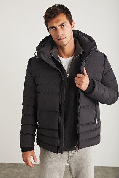 GRIMELANGE Pánská antracitová bunda Bradıe – odolná proti větru, s kapucí a detailním logem