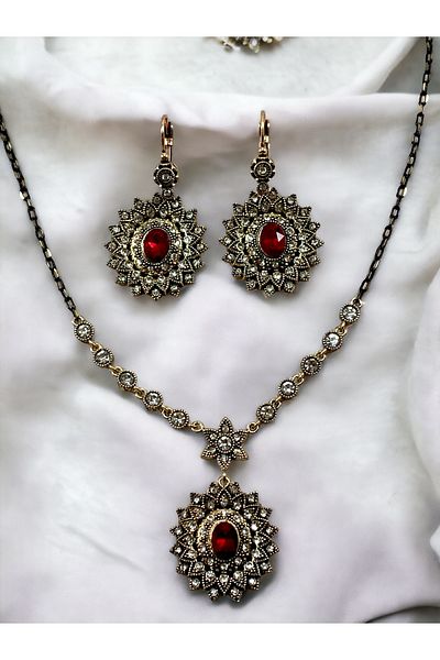 FAYRA ACCESSORIES مجموعة قلادة وأقراط على شكل شمس