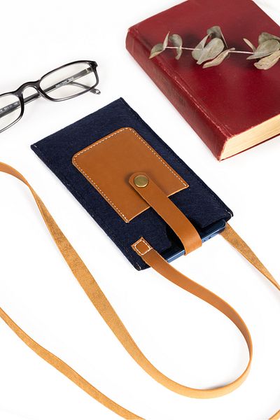 NOTHING Women's Navy Blue Taba Leather Felt Snap Closure Card Holder Sectioned Strap Phone Bag