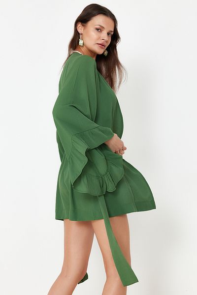 Trendyol Collection Grüner Mini-Kimono und Kaftan mit gewebtem Schwungrad und Gürtel TBESS21KM0002