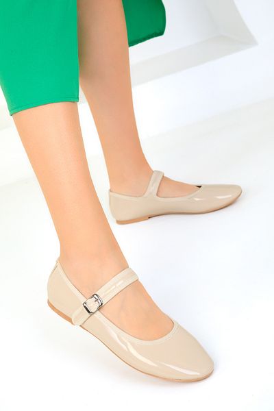 SOHO Beige Lackleder Ballerinas für Damen 19004